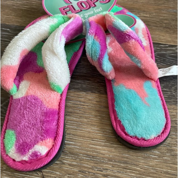 Fur Flops - Picture 3 of 6